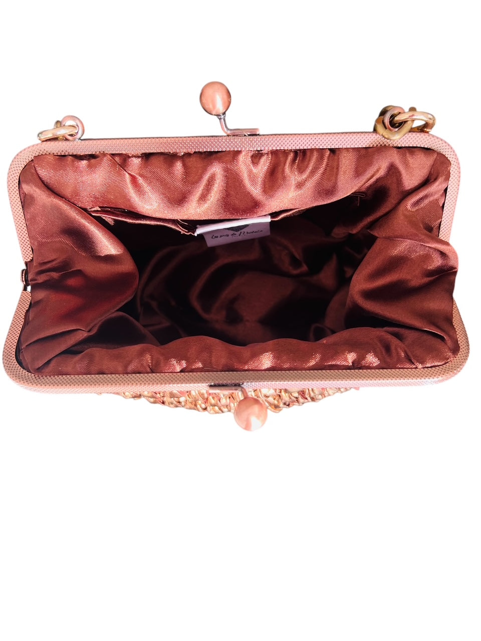 Sac Inès en polyester, fait main en France, personnalisable et tendance - Les sacs de Michèle.
Couture soignée et tissu durable en polyester.
Sac Inès couleur marron métallisé avec doublure intérieur Les sacs de Michèle.
Sac Inès porté à l'épaule, idéal pour les occasions, le shopping, le travail.
Sac Inès personnalisable avec choix du tissu intérieur et couleur du fermoir et chaîne